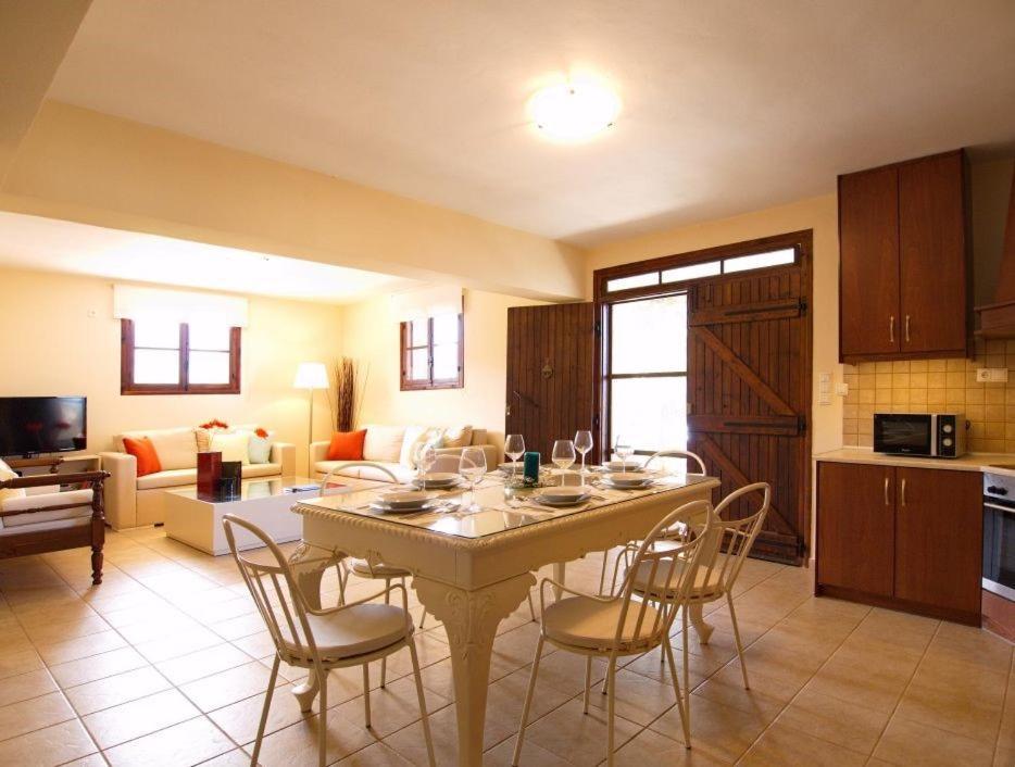 Villa Maragoudi Arménoi Buitenkant foto