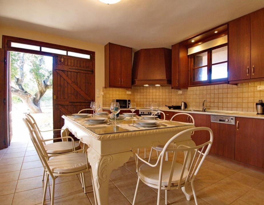 Villa Maragoudi Arménoi Buitenkant foto