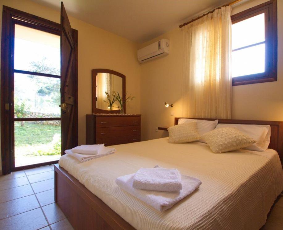 Villa Maragoudi Arménoi Buitenkant foto